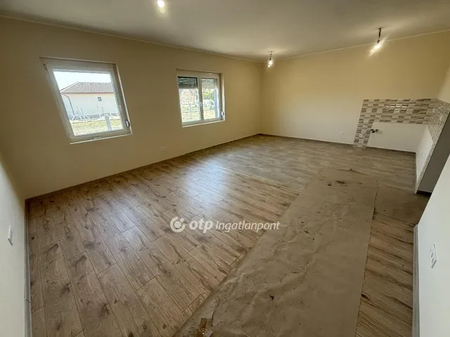 Eladó ház Tiszakécske 61 nm