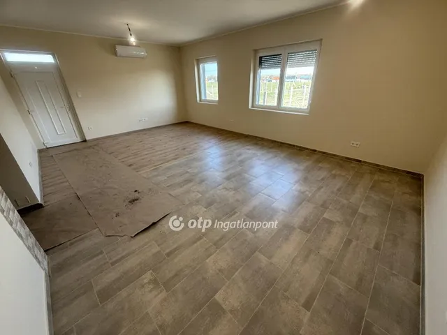 Eladó ház Tiszakécske 61 nm