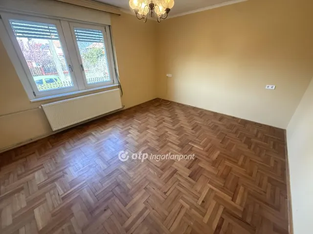 Eladó ház Tiszakécske 127 nm