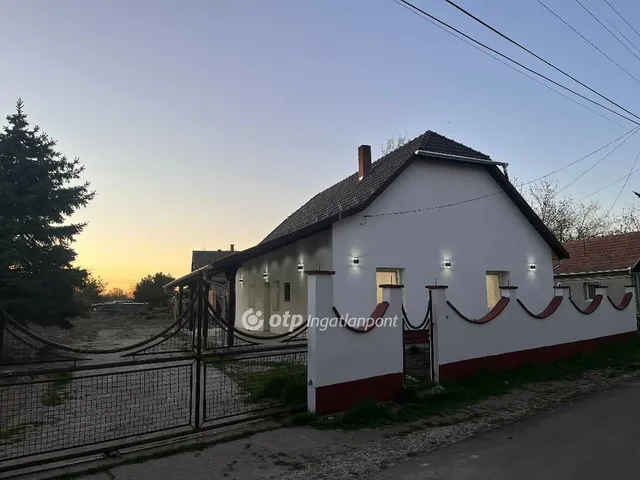 Eladó ház Tápiószele 75 nm