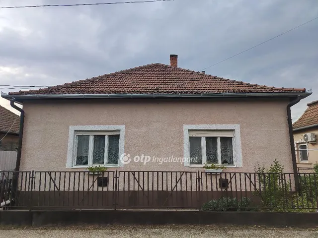 Eladó ház Tószeg 100 nm