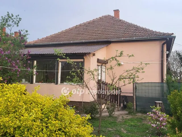 Eladó ház Tószeg 100 nm