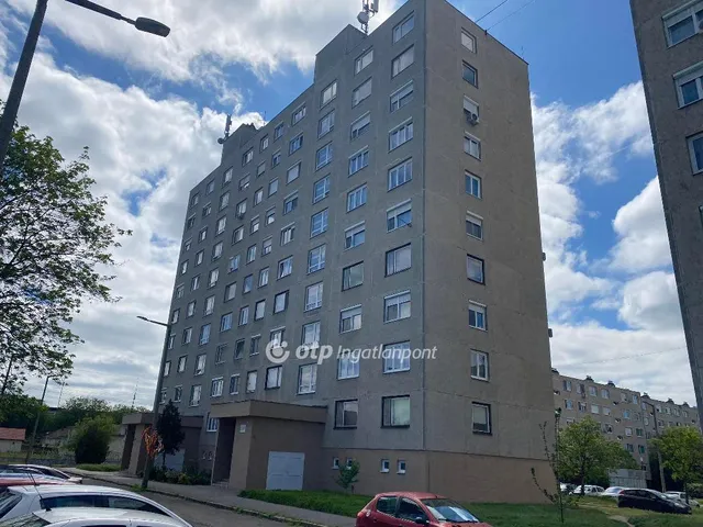 Eladó lakás Cegléd 61 nm
