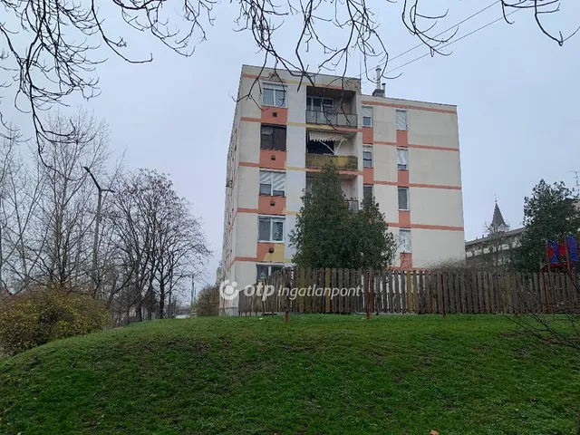 Eladó lakás Törökszentmiklós 26 nm