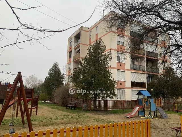 Eladó lakás Törökszentmiklós 26 nm