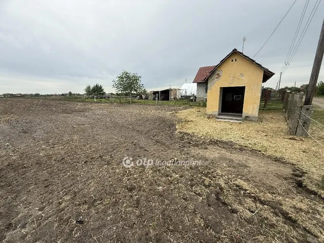 Eladó telek Tiszakécske 4268 nm