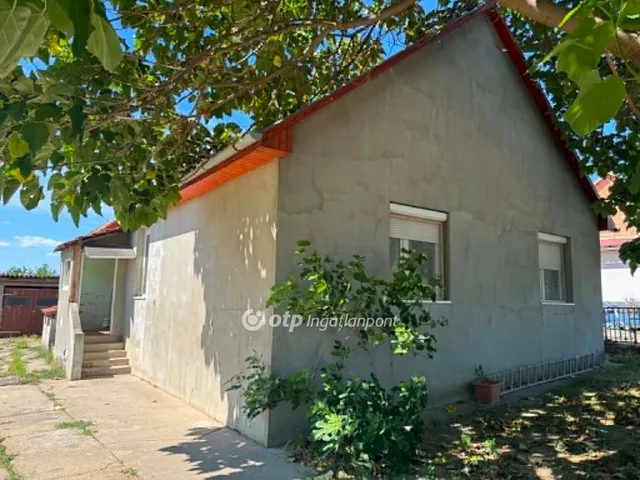 Eladó ház Péteri 140 nm