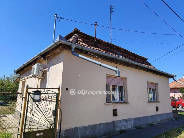 Eladó ház Szolnok 70 nm