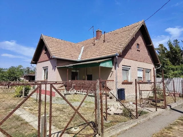 Eladó ház Kengyel 106 nm