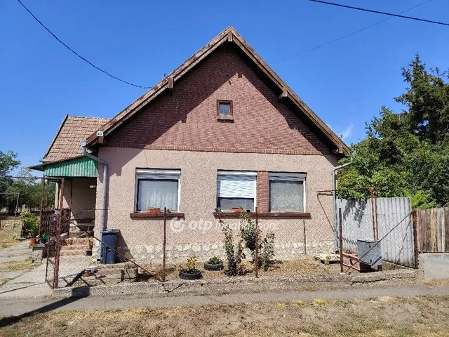 Eladó ház Kengyel 106 nm