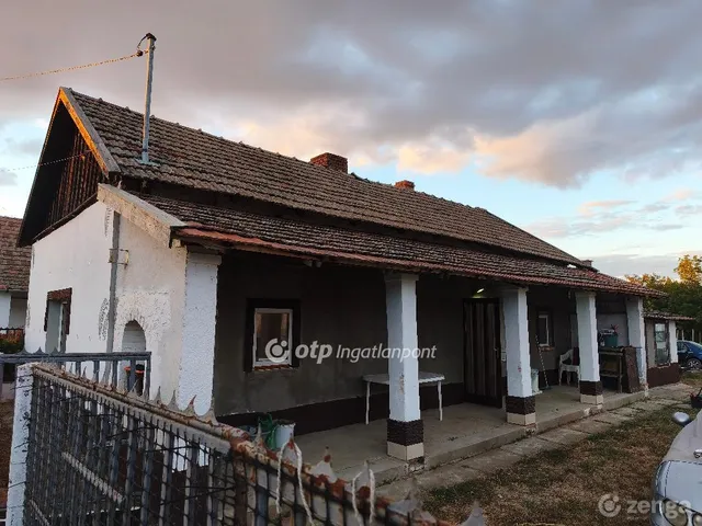 Eladó ház Tiszaörs 63 nm
