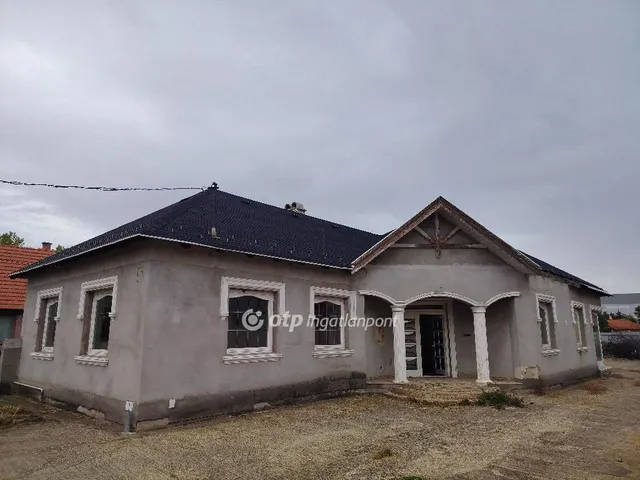 Eladó ház Jászberény 197 nm