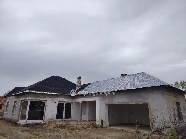 Eladó ház Jászberény 197 nm