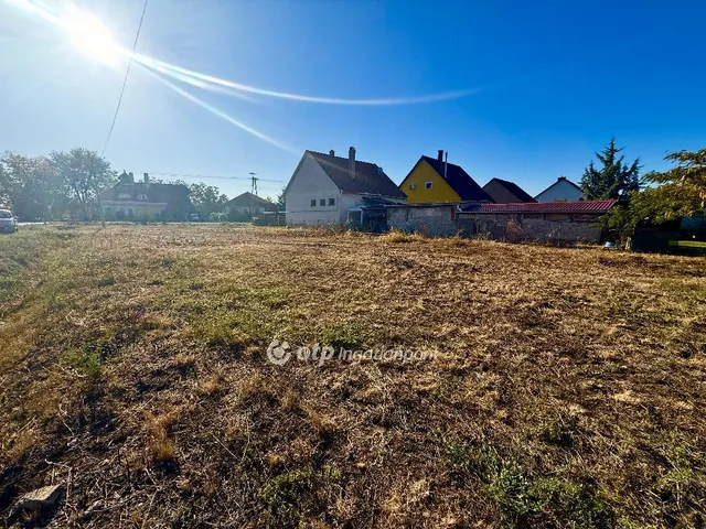 Eladó telek Tószeg 792 nm