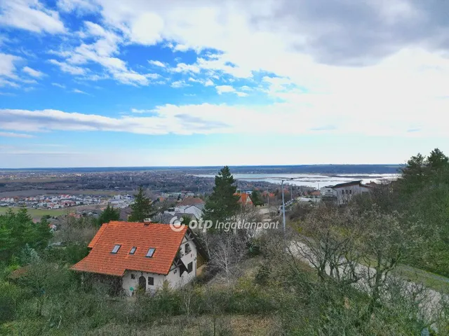 Eladó telek Velence, Panorámás, kíváló elhelyezkedés 1191 nm