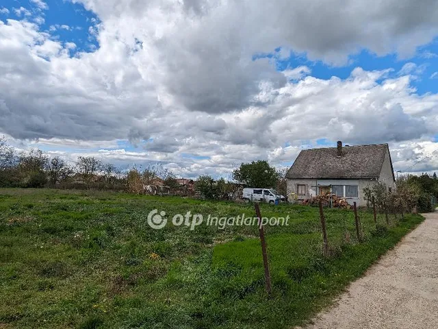 Eladó telek Pusztaszabolcs 1213 nm