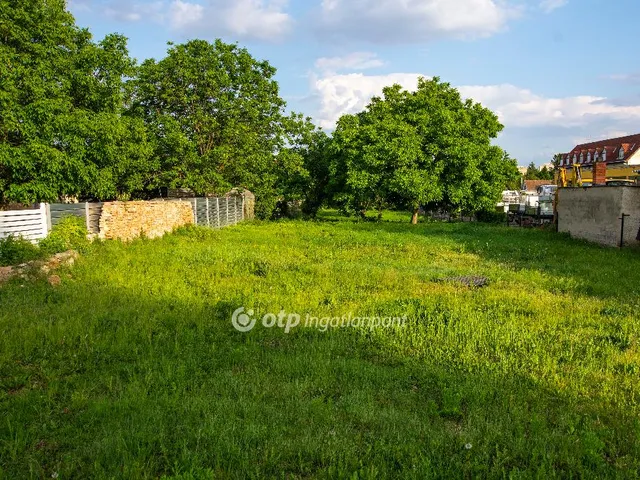 Eladó telek Székesfehérvár 1516 nm