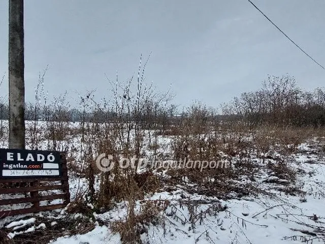 Eladó telek Felcsút 979 nm