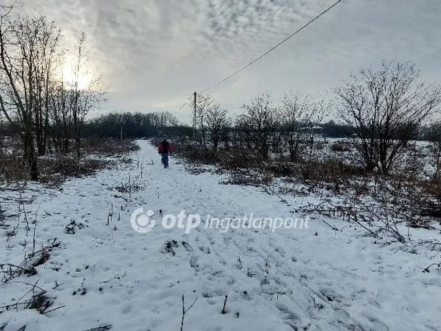 Eladó telek Felcsút 979 nm