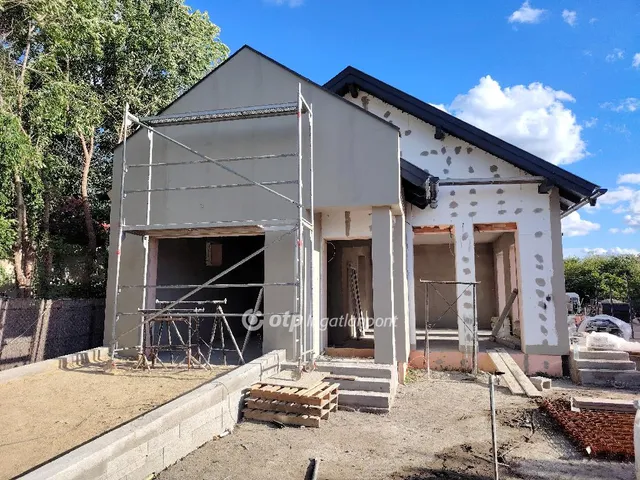 Eladó ház Velence 158 nm