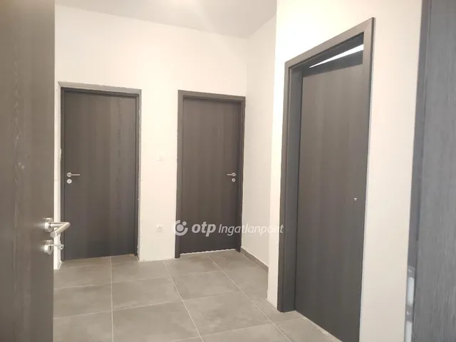 Eladó ház Velence, Jó infrastruktúra 158 nm