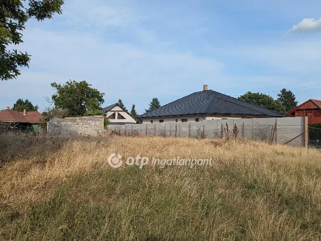 Eladó telek Kápolnásnyék 915 nm