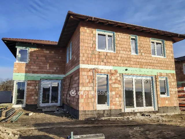 Eladó lakás Velence 95 nm