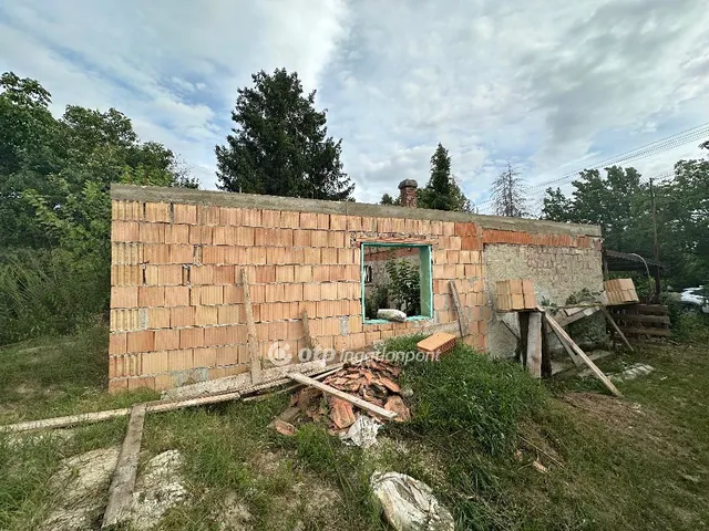 Eladó telek Kulcs, Csendes 725 nm