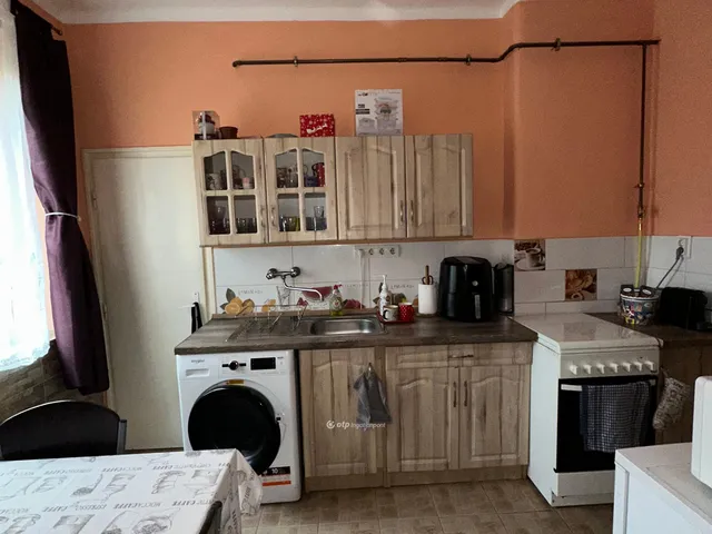 Eladó lakás Dunaújváros 68 nm