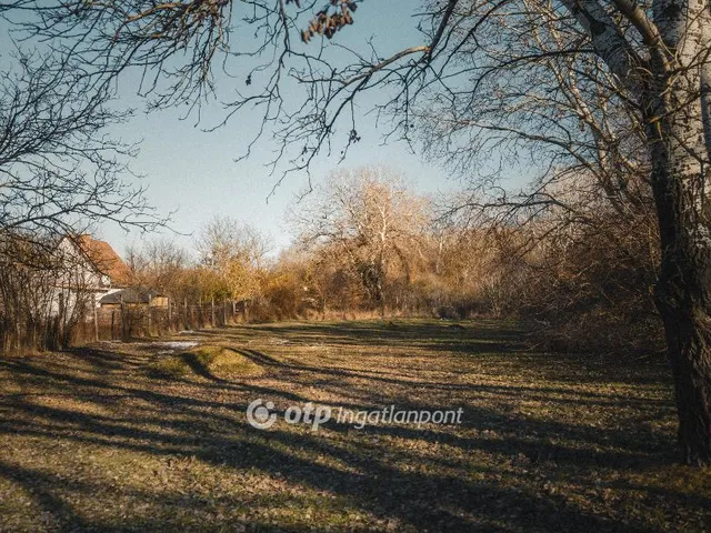 Eladó telek Székesfehérvár 9700 nm