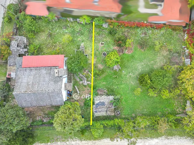 Eladó telek Remeteszőlős 379 nm