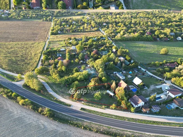 Eladó telek Balatonakarattya 872 nm