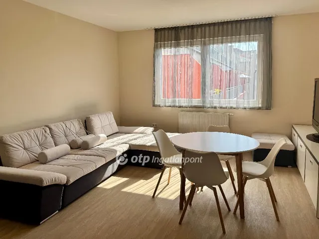 Kiadó lakás Székesfehérvár 96 nm