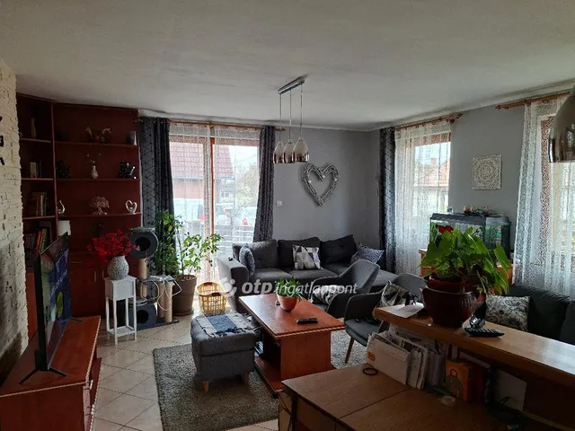 Eladó ház Iváncsa 104 nm