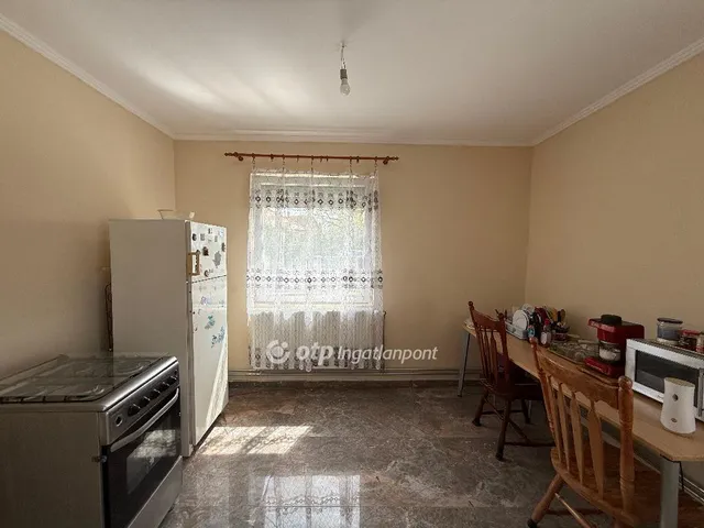 Eladó ház Sárkeresztúr 91 nm