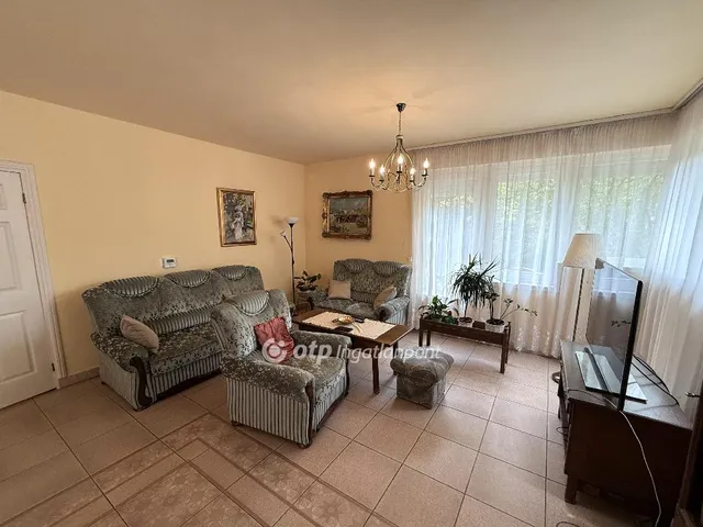 Eladó ház Budaörs 240 nm