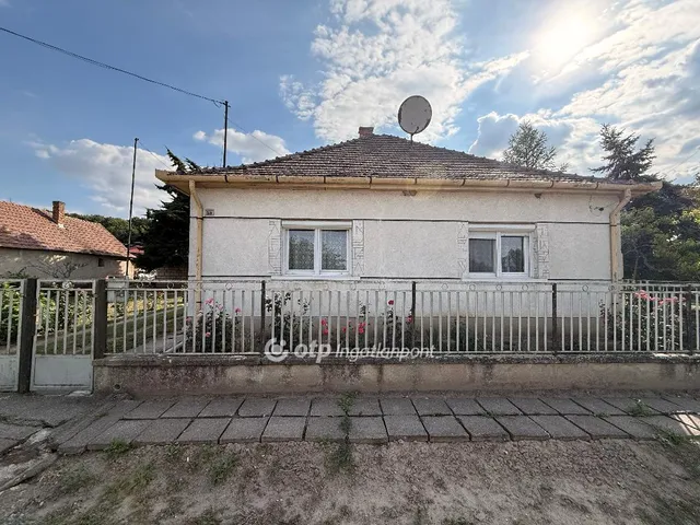 Eladó ház Pázmánd 90 nm