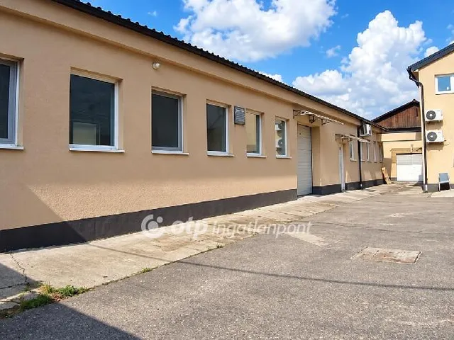 Eladó kereskedelmi és ipari ingatlan Budapest X. kerület 1074 nm