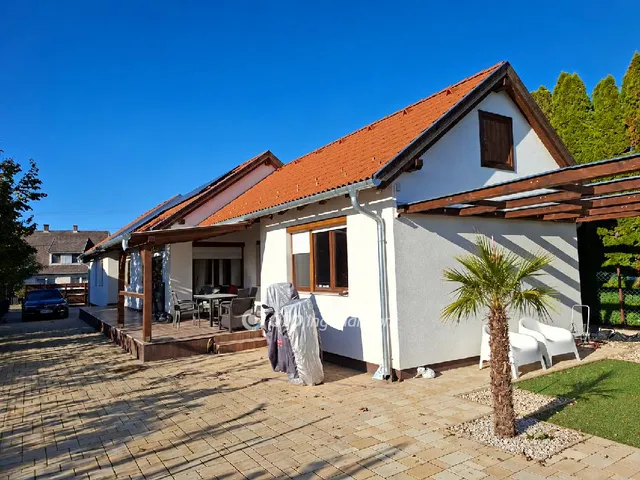 Eladó ház Rácalmás 210 nm