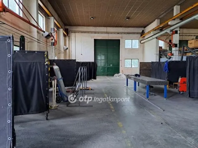 Eladó kereskedelmi és ipari ingatlan Paks, Paks iparterület 1000 nm
