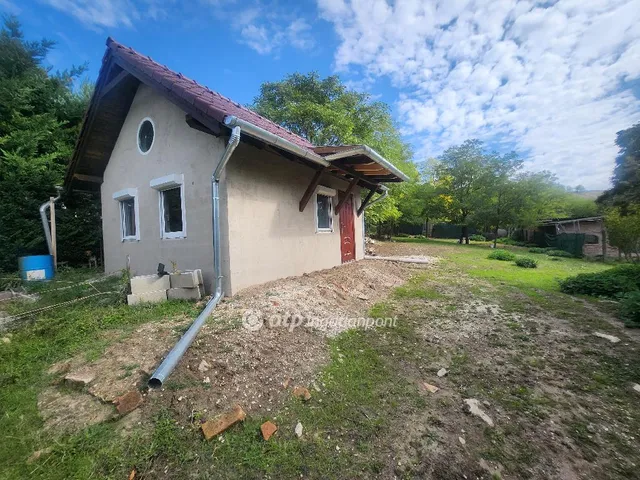 Eladó telek Felcsút 3249 nm