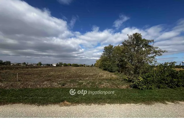 Eladó telek Jenő 2695 nm