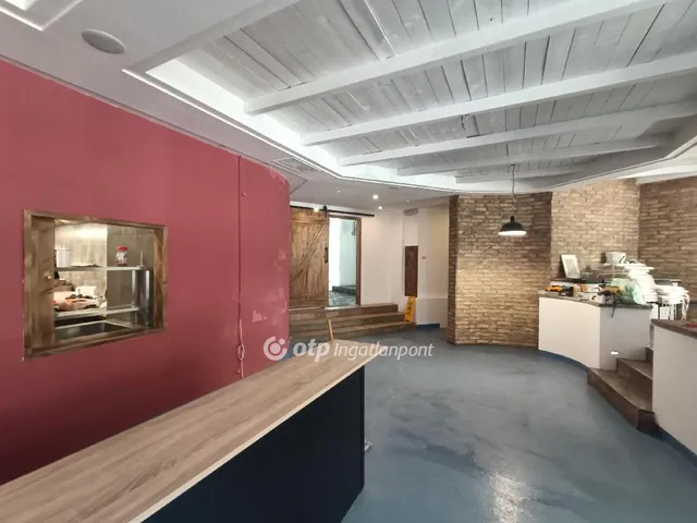 Eladó kereskedelmi és ipari ingatlan Budapest II. kerület 933 nm