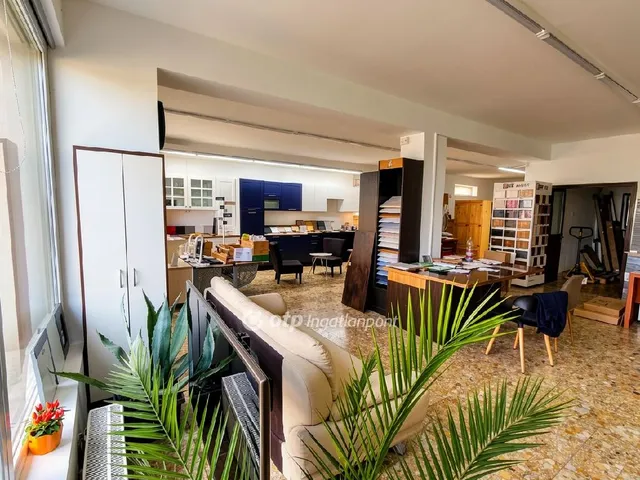 Eladó kereskedelmi és ipari ingatlan Budapest XVIII. kerület 296 nm