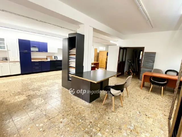 Eladó kereskedelmi és ipari ingatlan Budapest XVIII. kerület 296 nm