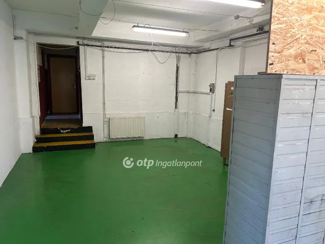 Kiadó kereskedelmi és ipari ingatlan Budapest XX. kerület 260 nm