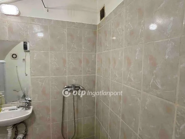 Eladó lakás Budapest VI. kerület 17 nm