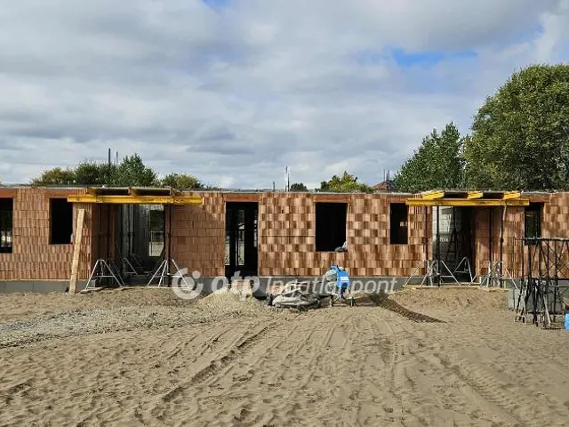 Eladó lakás Cserkeszőlő 54 nm