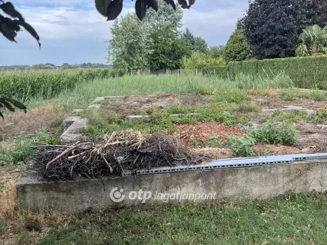 Eladó telek Csongrád 531 nm