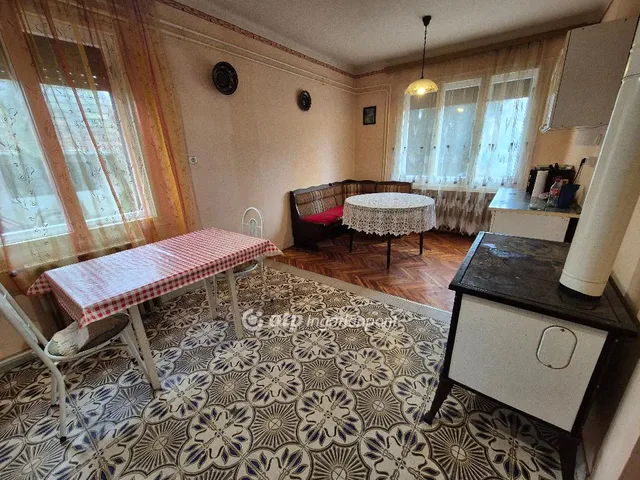 Eladó ház Hódmezővásárhely 75 nm
